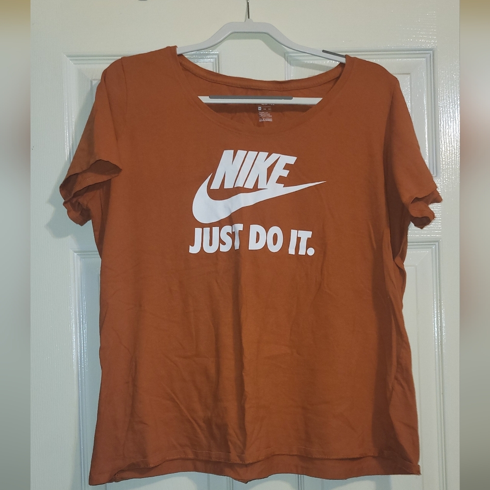 Nike T-shirt